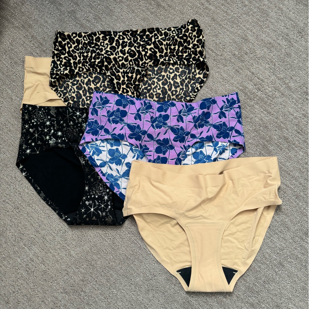 Set of 5 Knix Boyshort Period Underwear Size M